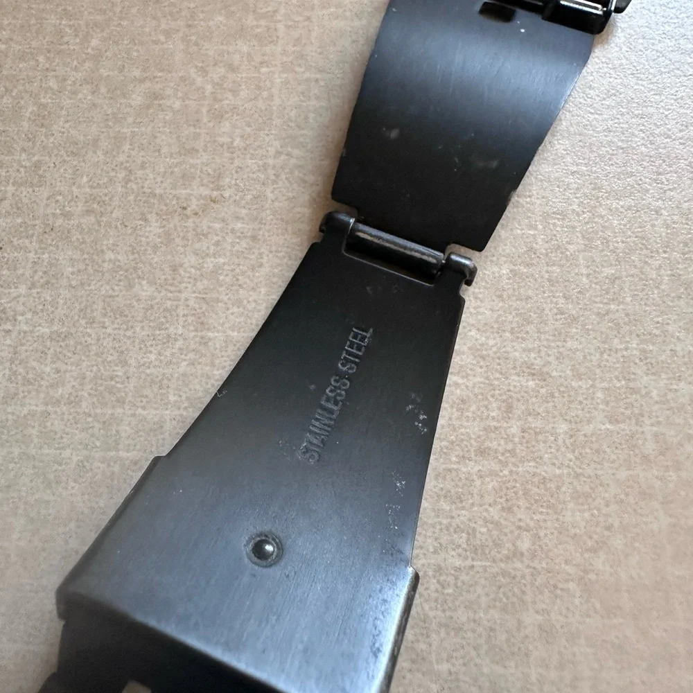 Stainless Steel Black and Silver Apple Smartwatch Band - Adjustable 42/44/45MM